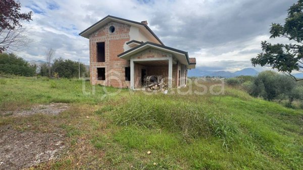 casa indipendente in vendita a Pignataro Interamna