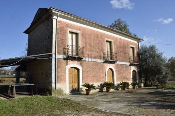 casale in vendita a Pignataro Interamna