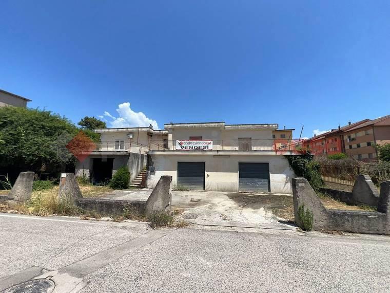 casa indipendente in vendita a Pignataro Interamna