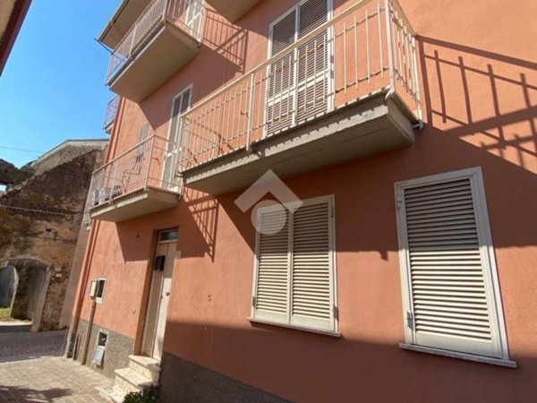 casa semindipendente in vendita a Pignataro Interamna