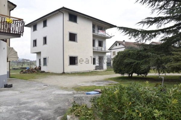 casa indipendente in vendita a Pignataro Interamna