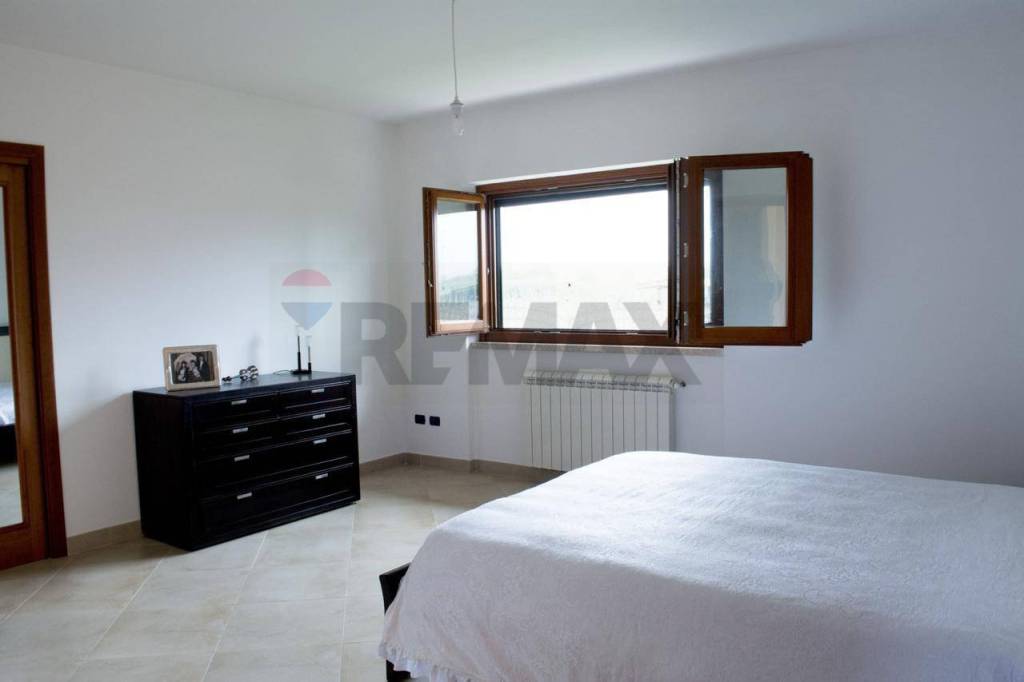 casa indipendente in vendita a Pignataro Interamna