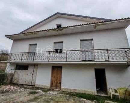 casa indipendente in vendita a Pignataro Interamna