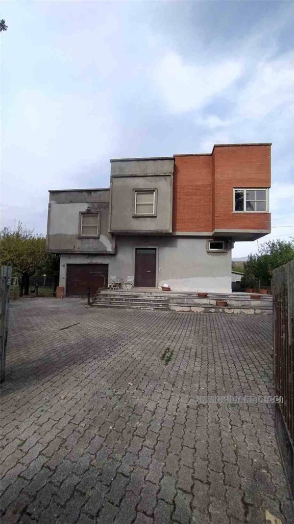 casa indipendente in vendita a Pontecorvo