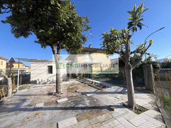 casa indipendente in vendita a Pontecorvo