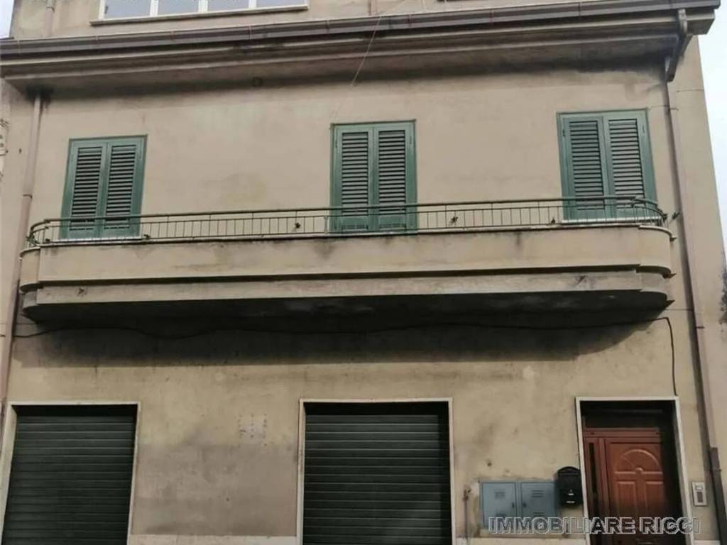 negozio in vendita a Pontecorvo