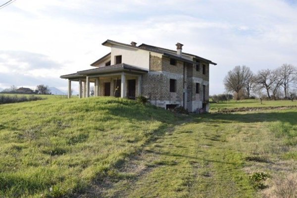 casa indipendente in vendita a Pontecorvo