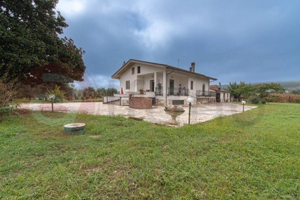casa indipendente in vendita a Pontecorvo