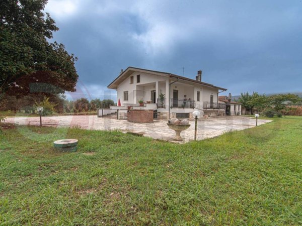 casa indipendente in vendita a Pontecorvo
