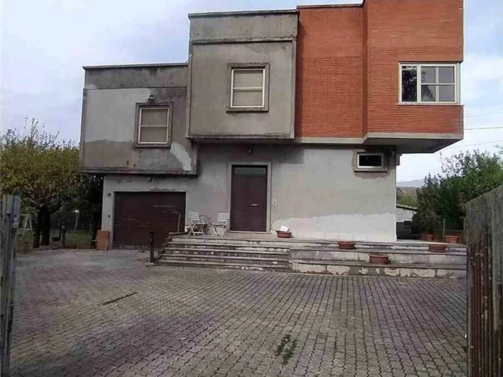 casa indipendente in vendita a Pontecorvo
