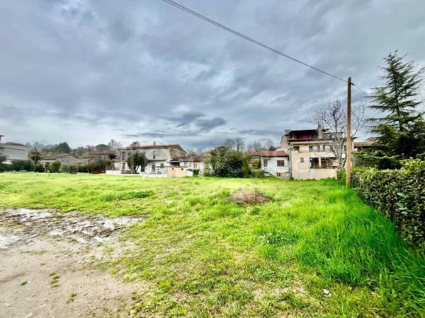 terreno edificabile in vendita a Pontecorvo