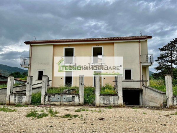 casa indipendente in vendita a Pontecorvo