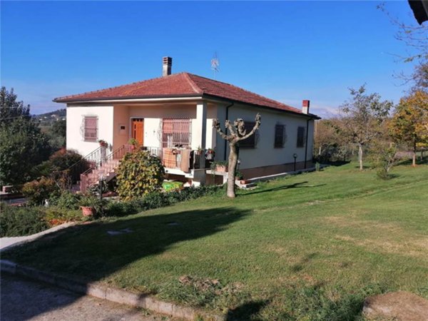 casa indipendente in vendita a Pontecorvo