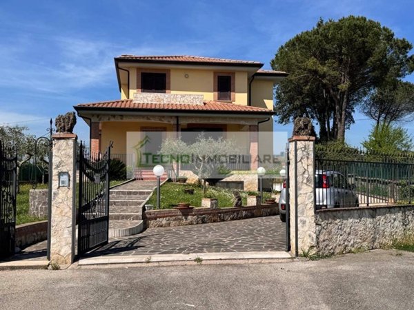 casa indipendente in vendita a Pontecorvo