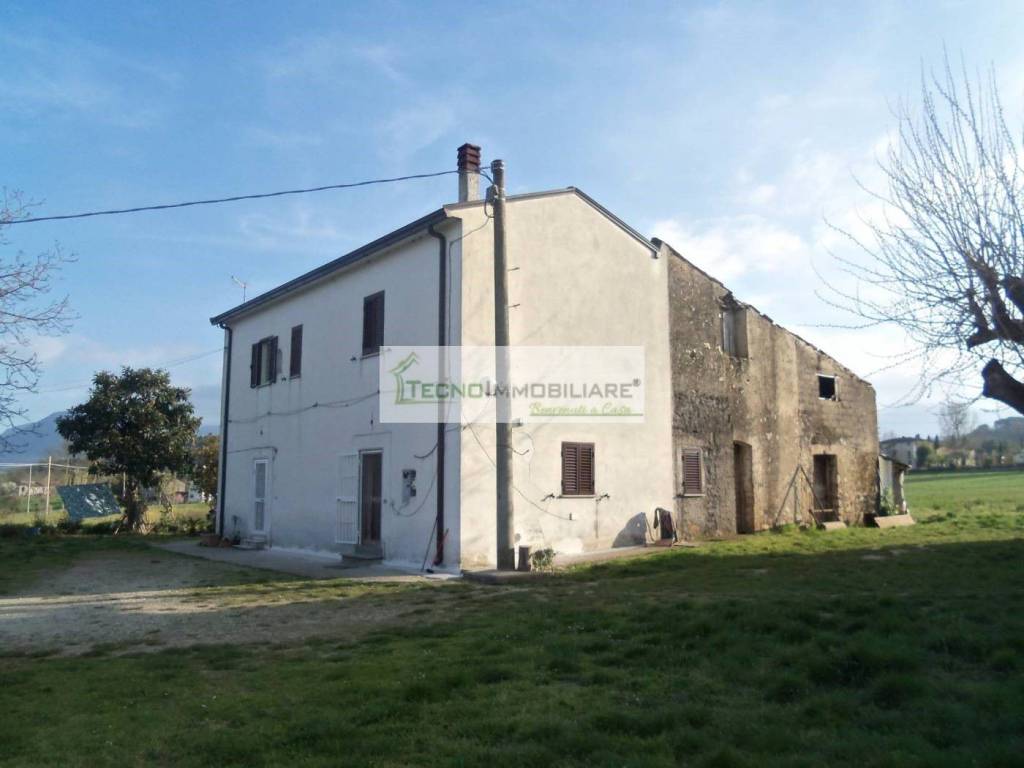 casa indipendente in vendita a Pontecorvo