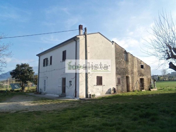 casa indipendente in vendita a Pontecorvo