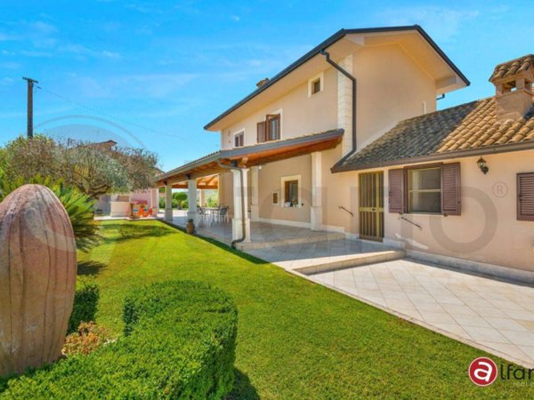 casa indipendente in vendita a Pontecorvo