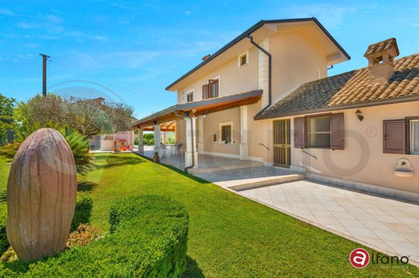 casa indipendente in vendita a Pontecorvo