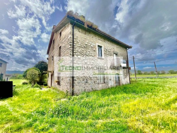 casa indipendente in vendita a Pontecorvo