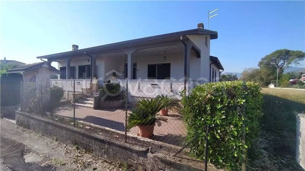 casa indipendente in vendita a Pontecorvo