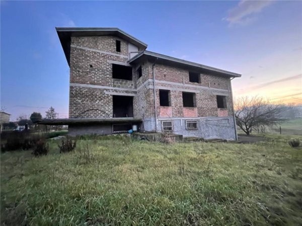 casa indipendente in vendita a Pontecorvo
