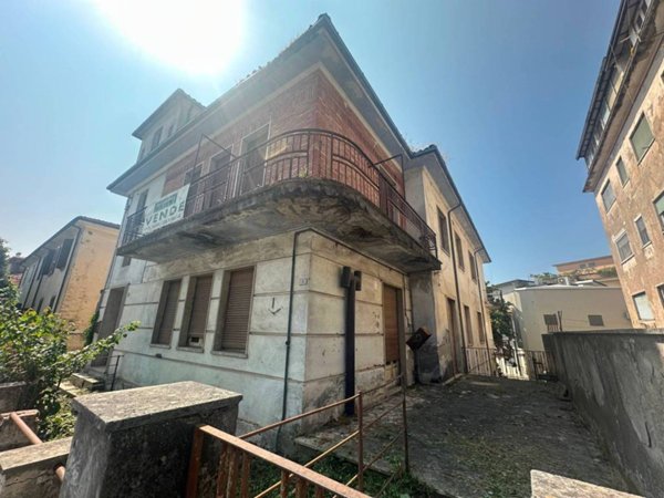 casa indipendente in vendita a Pontecorvo