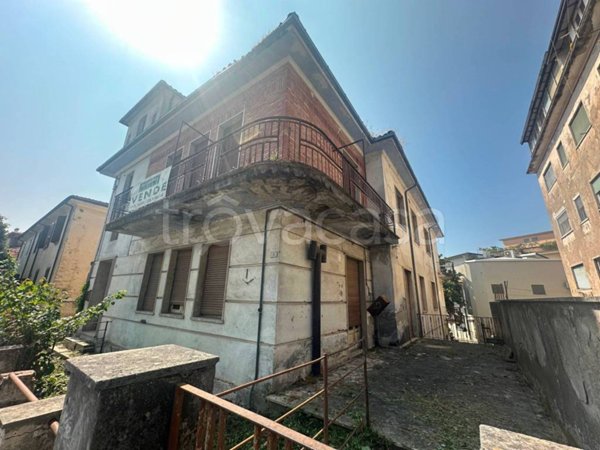 casa indipendente in vendita a Pontecorvo