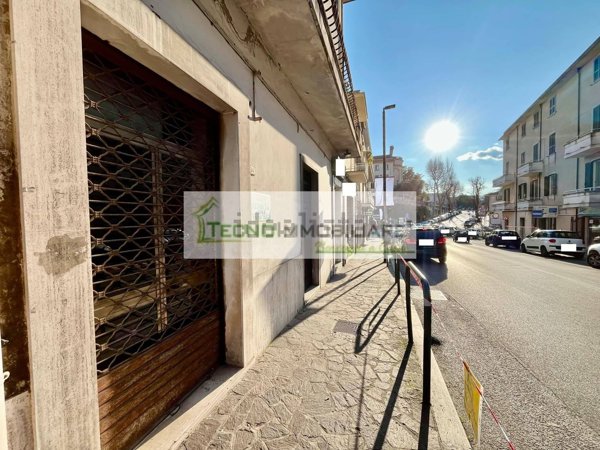 locale commerciale in vendita a Pontecorvo