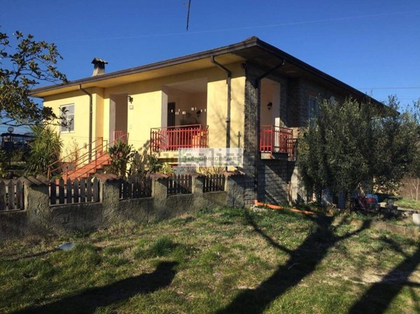 casa indipendente in vendita a Pontecorvo