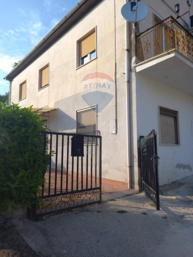 casa indipendente in vendita a Pontecorvo