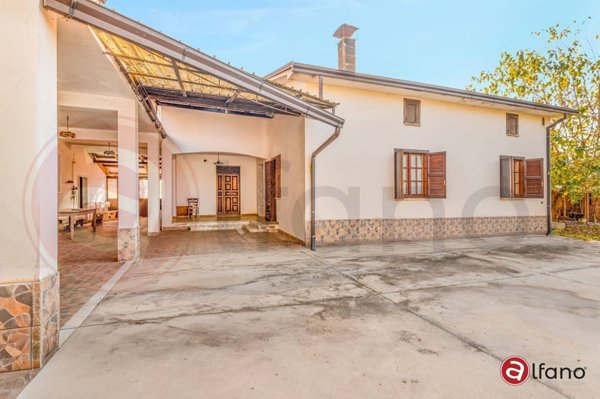 casa indipendente in vendita a Pontecorvo