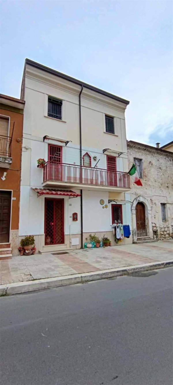 casa indipendente in vendita a Pontecorvo