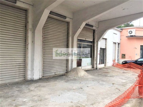 locale commerciale in vendita a Pontecorvo