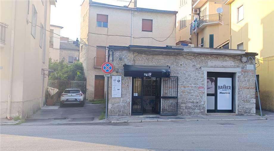 negozio in vendita a Pontecorvo