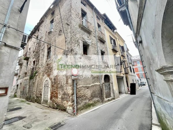 casa indipendente in vendita a Pontecorvo