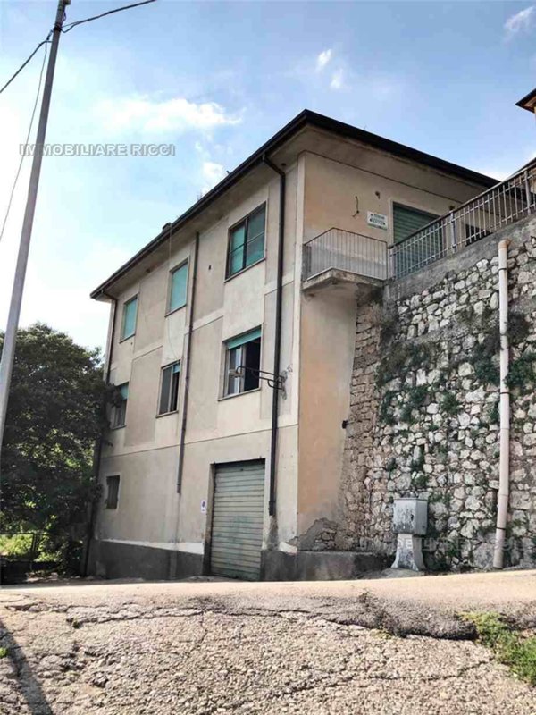 casa indipendente in vendita a Pontecorvo in zona Sant'Oliva