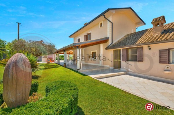 casa indipendente in vendita a Pontecorvo