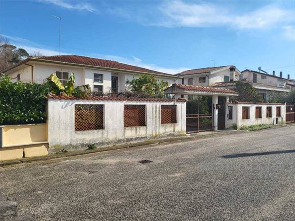 casa indipendente in vendita a Pontecorvo