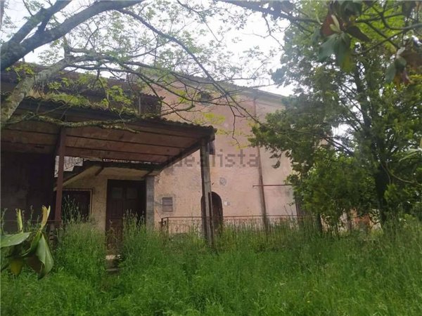 casa semindipendente in vendita a Pontecorvo in zona Sant'Oliva