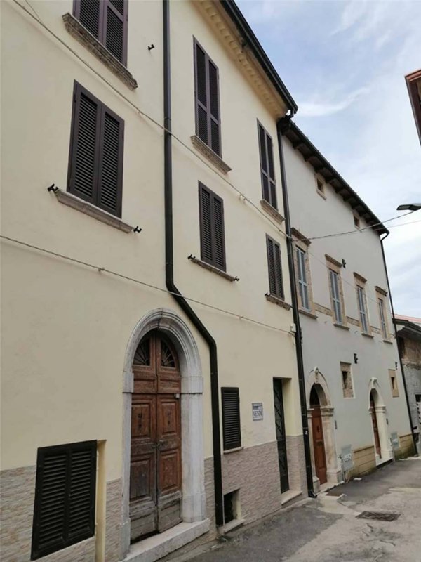 casa indipendente in vendita a Pontecorvo