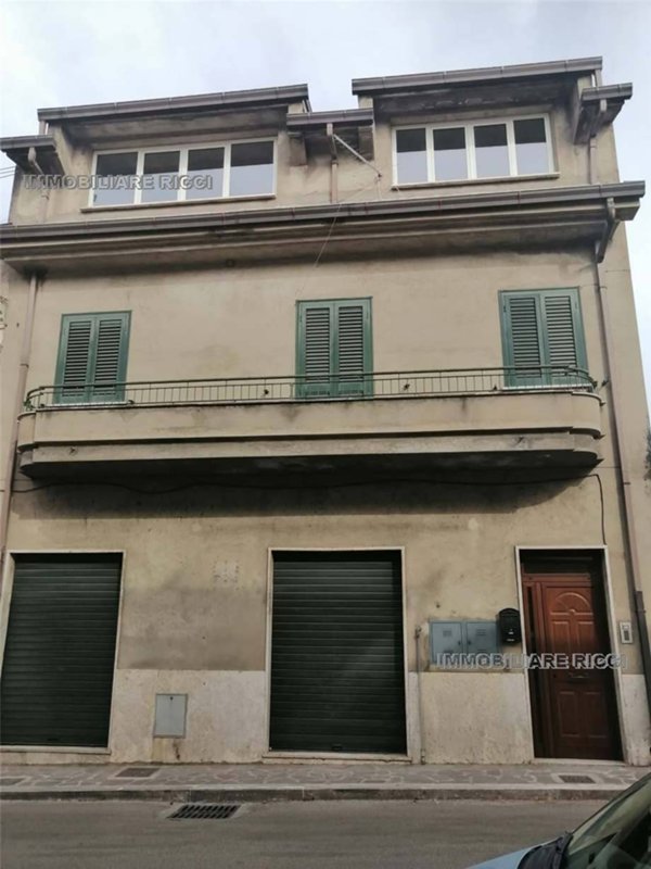 negozio in vendita a Pontecorvo