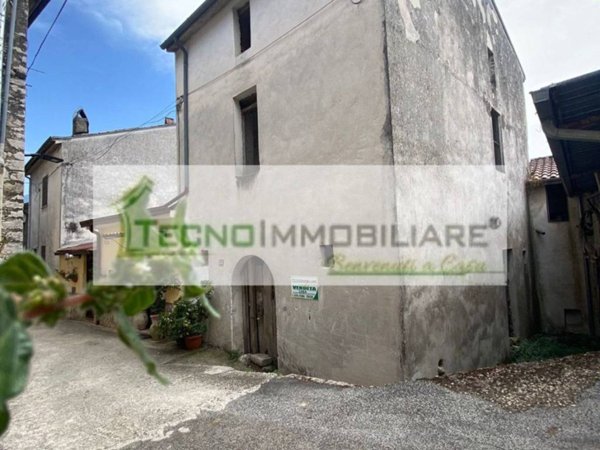 casa semindipendente in vendita a Pontecorvo in zona Sant'Oliva