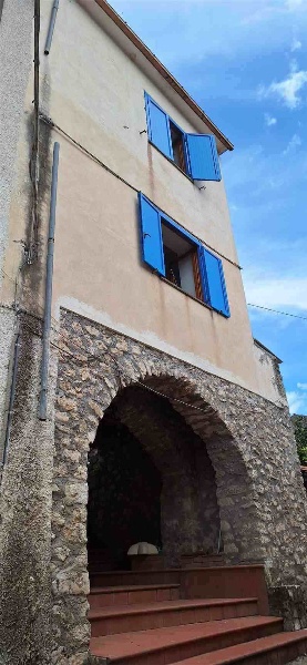 casa indipendente in vendita a Pontecorvo in zona Sant'Oliva