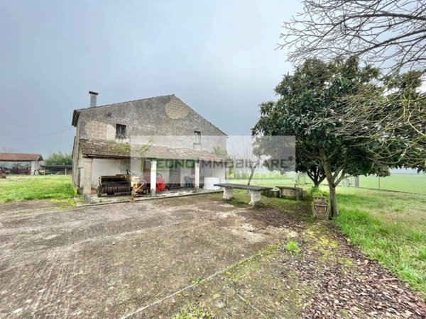casa indipendente in vendita a Pontecorvo