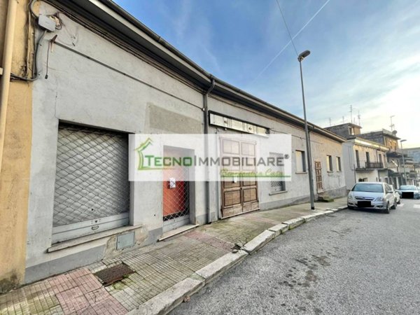 negozio in vendita a Pontecorvo