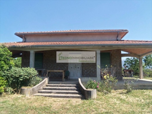 casa indipendente in vendita a Pontecorvo
