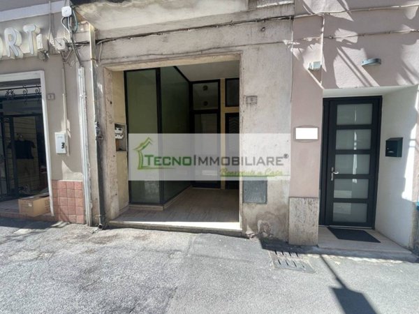 negozio in vendita a Pontecorvo