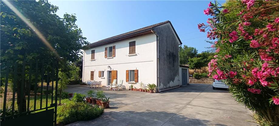 casa indipendente in vendita a Pontecorvo in zona Sant'Oliva