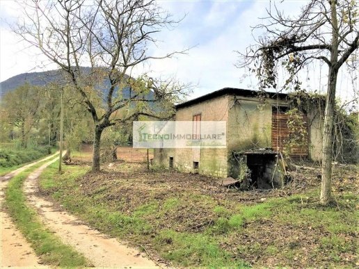 casa indipendente in vendita a Pontecorvo in zona Sant'Oliva