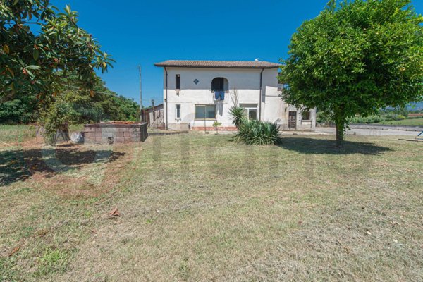 casa indipendente in vendita a Pontecorvo